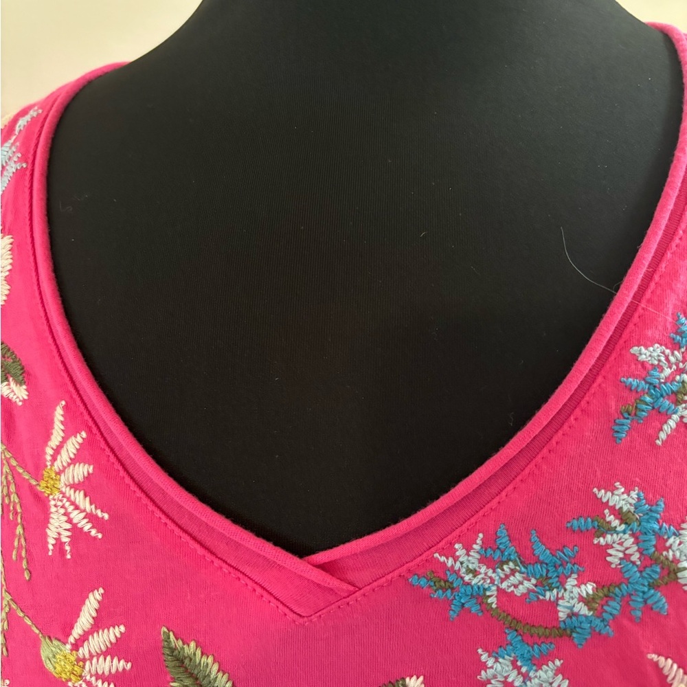 Johnny Was Embroidered Relaxed Tee - Picture 4 of 9